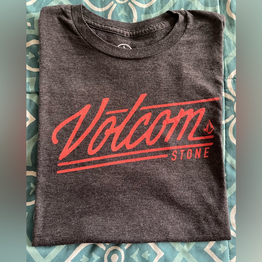 Men’s Volcom tee size M